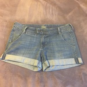 Diva Old Navy Denim Shorts *Great Condition *🎉🎉